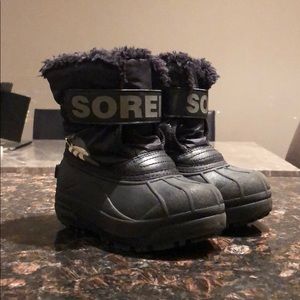 Snow boots